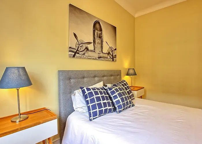 Almirante 3-Four Bedrooms