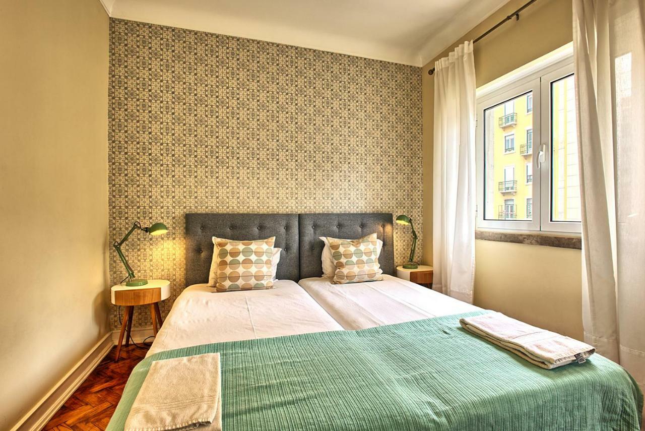 Apartment Almirante 3-four Bedrooms Lisbon