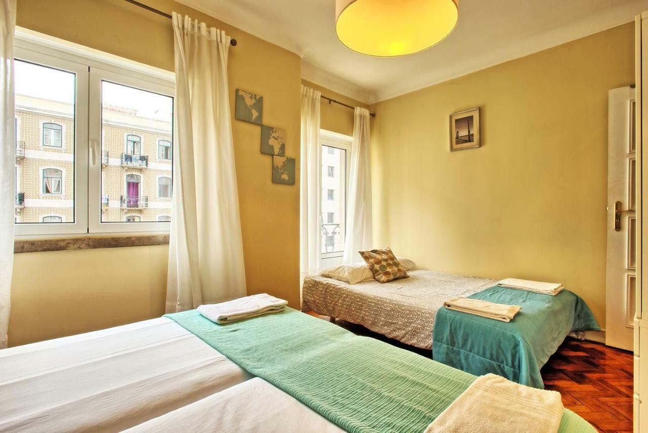 Apartment Almirante 3-four Bedrooms Lisbon
